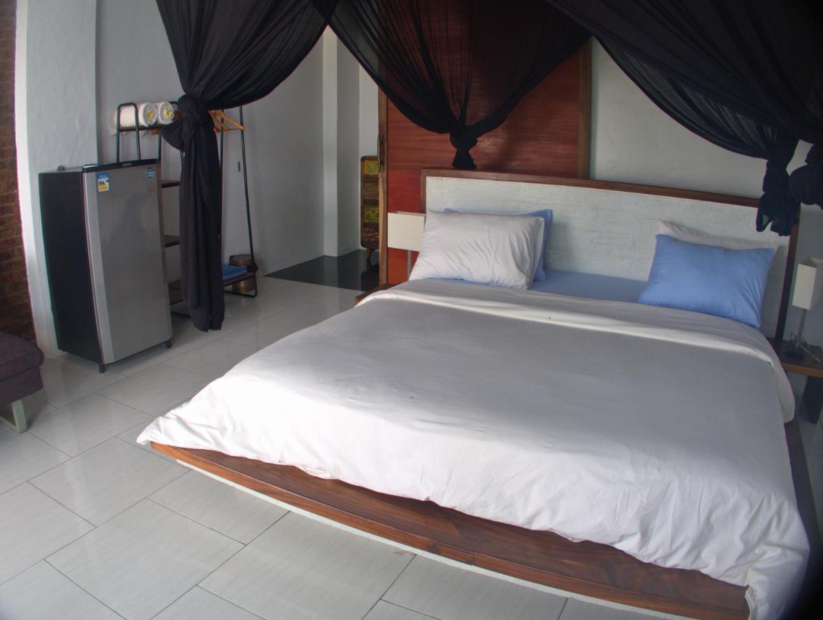 3 Waves Hotel Huu Exterior photo